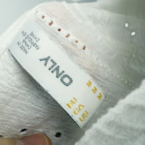 ONLY Eyelet Cottagecore Puff Sleeves Openback Round Neck Boho White Lace Top Mβ - Picture 7 of 10